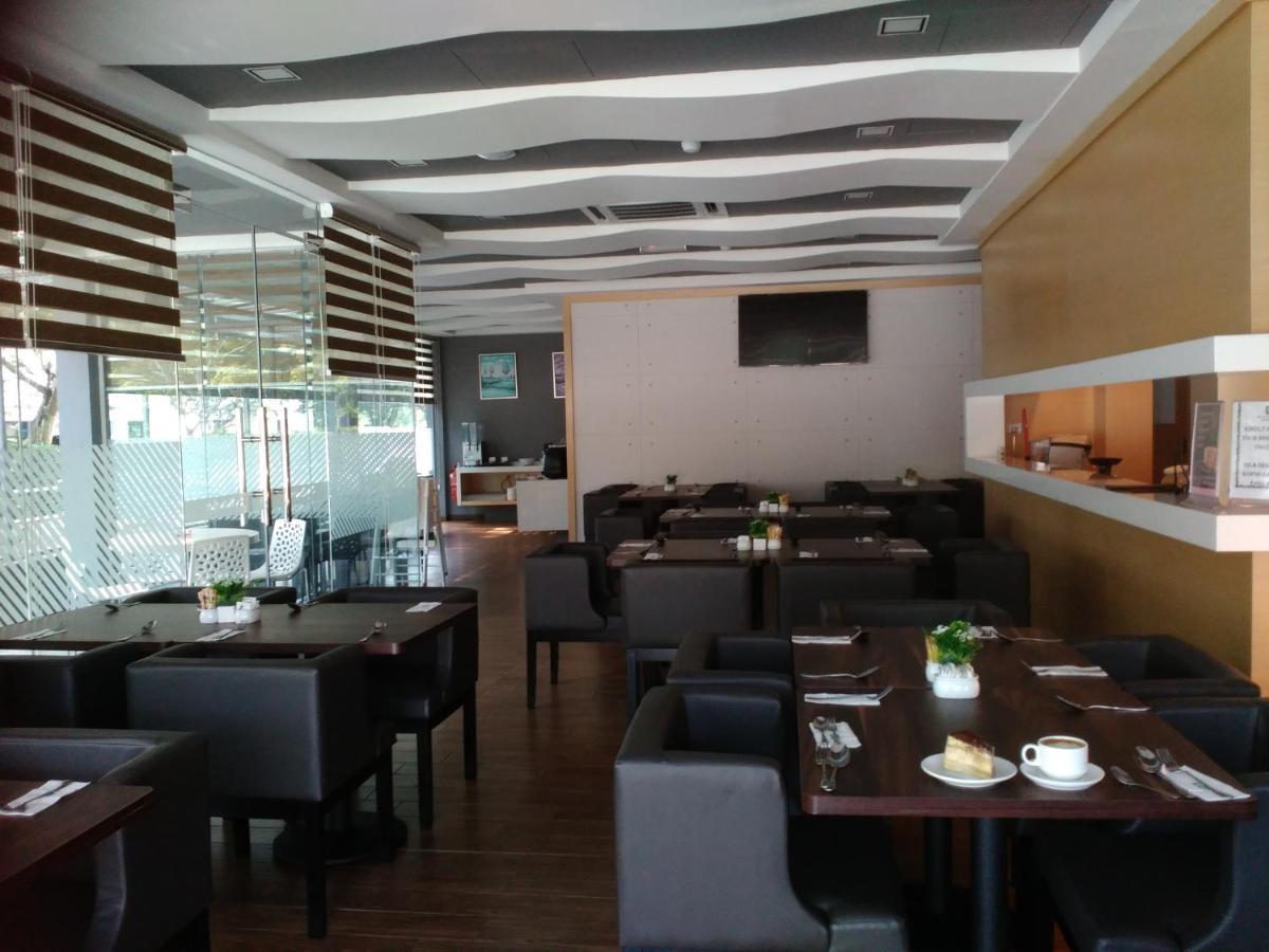 Lumut Suites Exterior foto