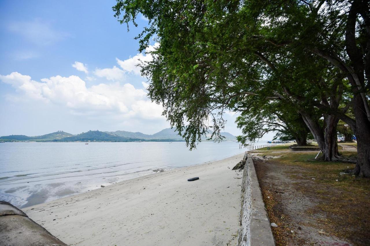 Lumut Suites Exterior foto